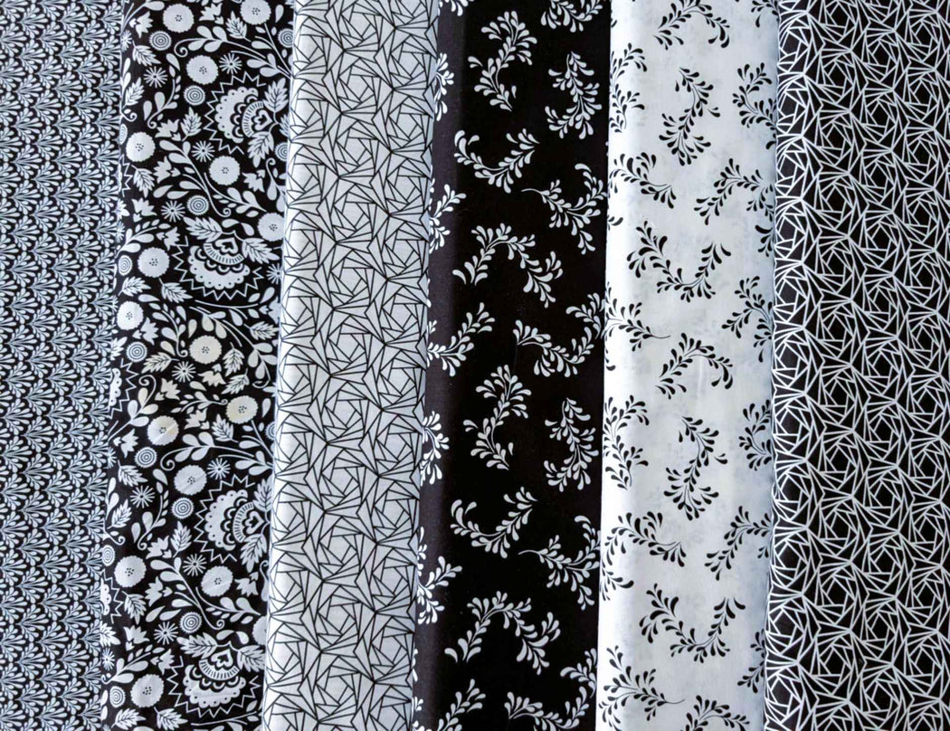 Jardin Noir by Robert Kaufman - Fabric Design Treasures